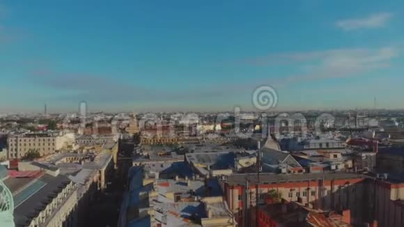 圣彼得堡全景莫伊卡河上航拍视频的预览图