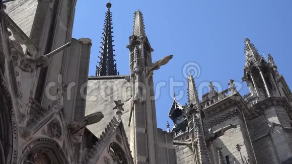 巴黎圣母院大教堂游客参观教堂市中心旅游视频的预览图