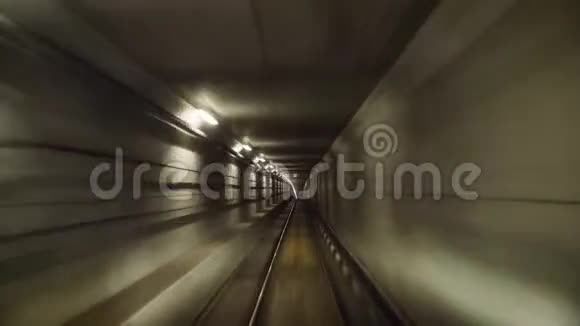 地铁列车隧道快速前进时程视频的预览图