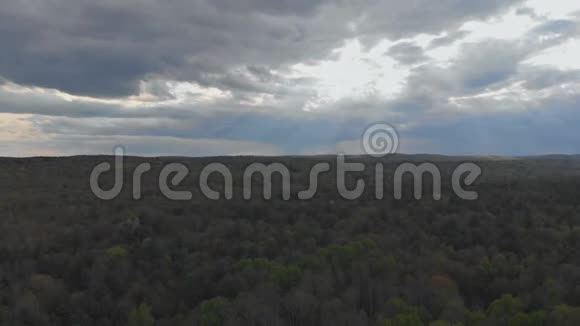 宾西波科诺山顶乡村景观视频的预览图