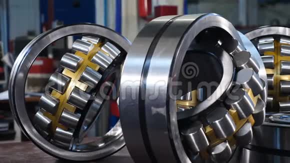 业和机械理念在工厂制造轴承一套各种齿轮和滚珠轴承视频的预览图