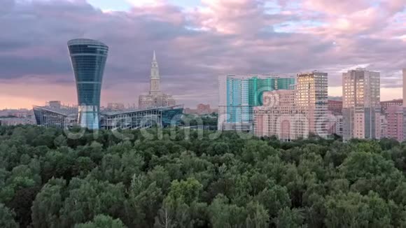 空中无人机镜头放大CSKA竞技场视频的预览图