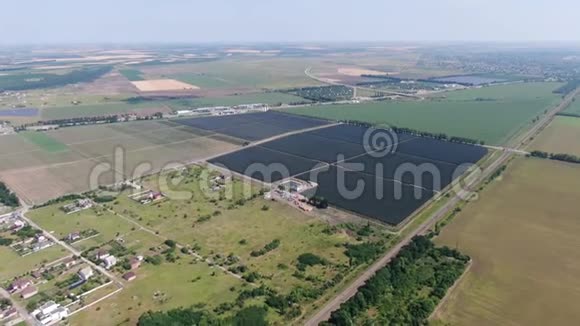 遥远的空中镜头一个巨大的现代果园4k视频的预览图