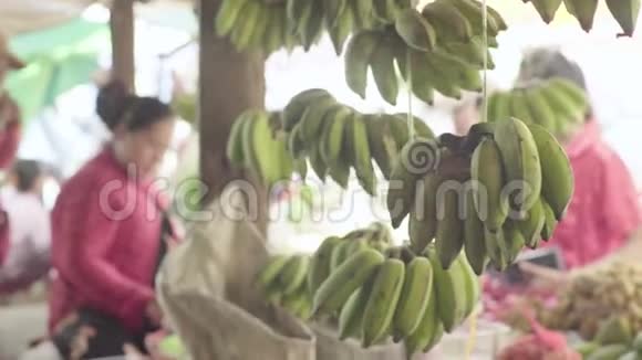 西哈努克城的市场柬埔寨亚洲柜台上的香蕉视频的预览图