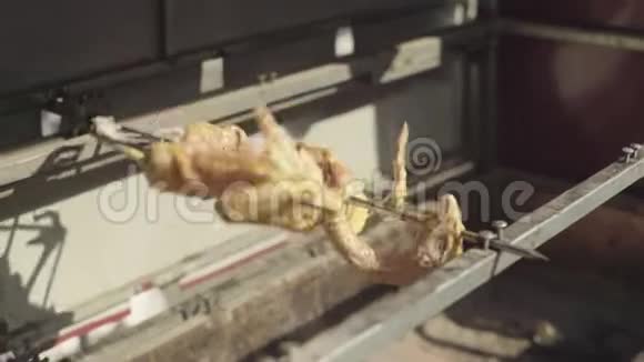 金边市场柬埔寨亚洲打包鸡视频的预览图