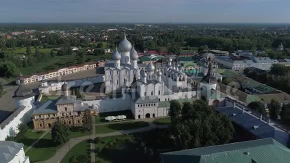 在罗斯托夫大帝的克里姆林宫上空俄罗斯空中视频黄金戒指视频的预览图