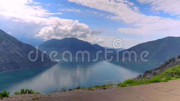 湖和山的美丽景观观赏美丽自然视频的预览图