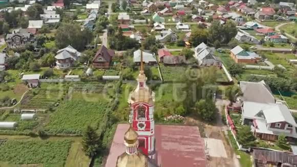 村庄景观红色教堂概述苏兹达尔俄罗斯视频的预览图