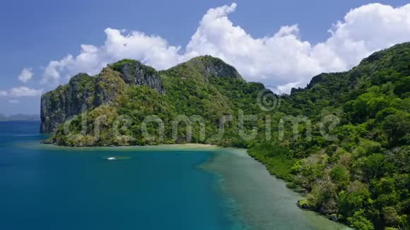 拉根岛的空中景观ElNido巴拉望菲律宾天堂般的热带海岸蔚蓝的海水视频的预览图
