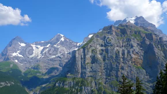 瑞士阿尔卑斯山的大山瑞士的伟大自然视频的预览图