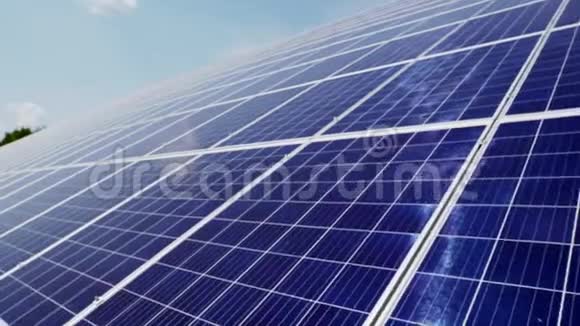 发电厂使用可再生太阳能与太阳视频的预览图