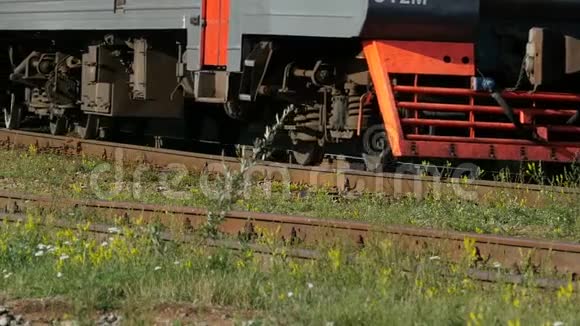 旅客列车车轮低角度视角视频的预览图