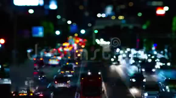 东京西塔加亚市中心城市街道的夜间时间视频的预览图