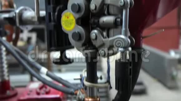 工厂的焊机视频的预览图
