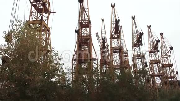 乌克兰基辅塔式起重机填埋空中景观视频的预览图