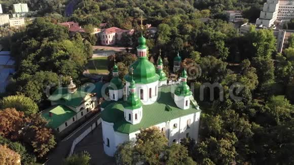 基辅圣西里尔教堂乌克兰空中景观视频的预览图