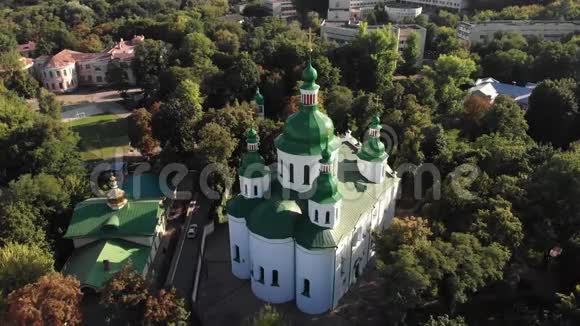 基辅圣西里尔教堂乌克兰空中景观视频的预览图