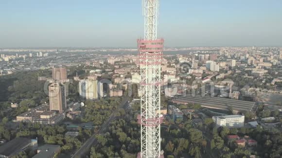 基辅的电视塔乌克兰空中景观视频的预览图