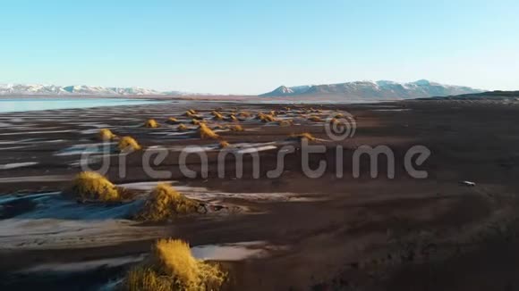 飞越美丽的冰岛自然景观视频的预览图