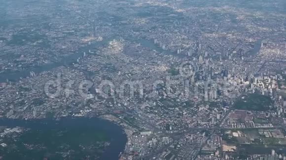 4K航空景观飞越曼谷城市景观视频的预览图