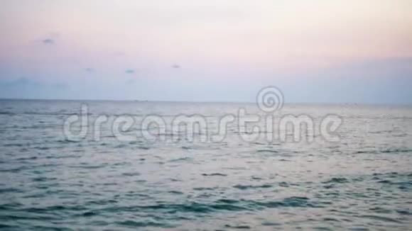 越南PhanThiet蓝色海洋与青色天空的水平线视频的预览图