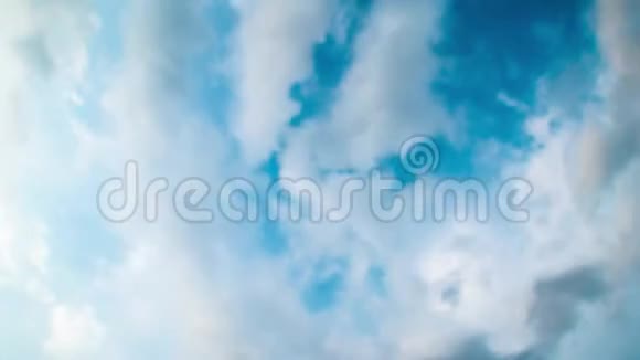 4蓝天积云聚焦的K时程视频的预览图