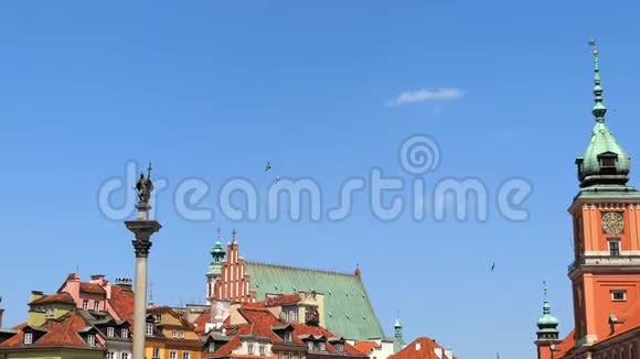 波兰夏季华沙老城和皇宫广场视频的预览图