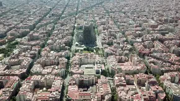 巴塞罗那的埃克斯姆普附近的鸟瞰图它完美的方形块视频的预览图