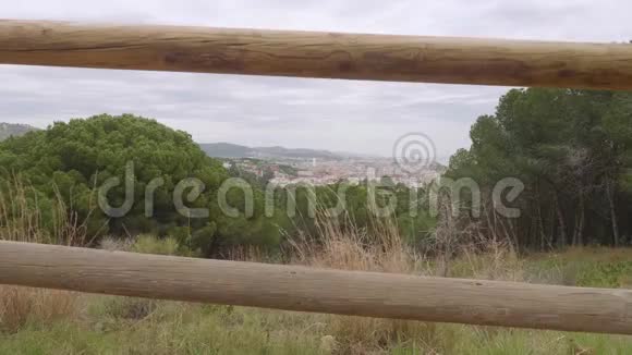 从视角看加泰罗尼亚的卡莱拉在西班牙的一个地方视频的预览图