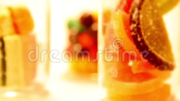 五颜六色的糖果和柠檬视频的预览图