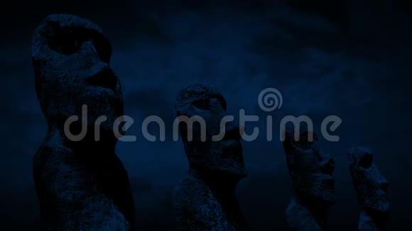 复活节岛头雕像在夜间视频的预览图