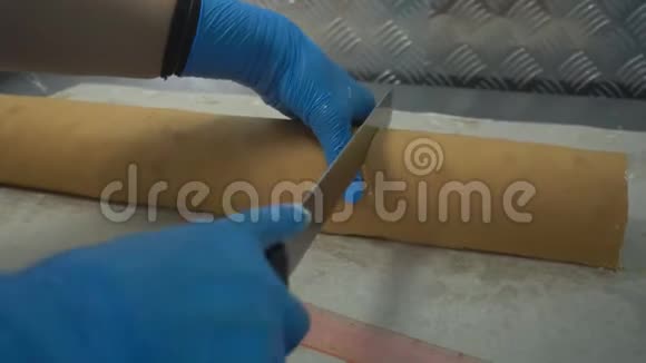 糖果商用奶油切饼干卷蛋糕烘焙产品手工制作焦糖甜点视频的预览图