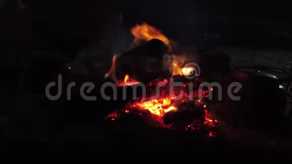 WadiRum营地火慢动2视频的预览图