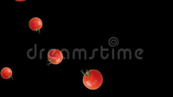 樱桃番茄落在黑色背景上有空间插入你的文字健康概念视频的预览图