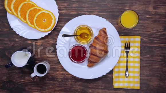 传统欧式早餐视频的预览图