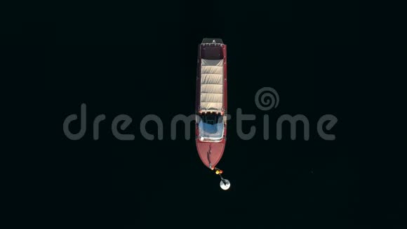 摩托艇垂直观景视频的预览图