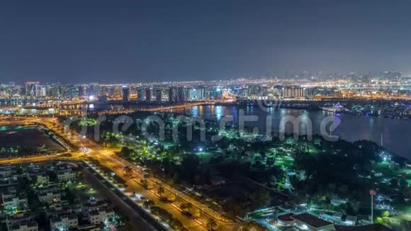 迪拜城市临近运河的夜间节奏视频的预览图