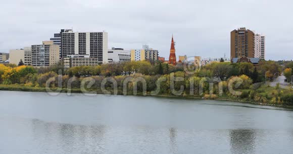 萨斯卡通加拿大城市景观超过4K河视频的预览图