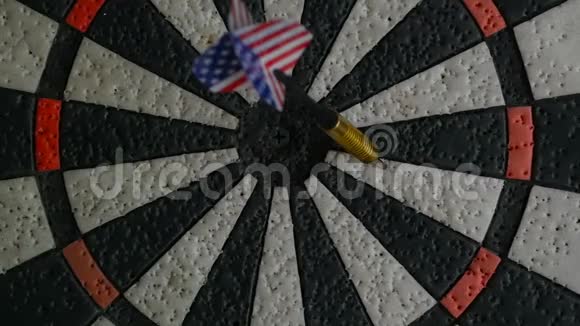 美国飞镖箭射中目标视频的预览图