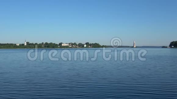 俯瞰Kalyazin市的Uglich水库全景特维尔地区视频的预览图