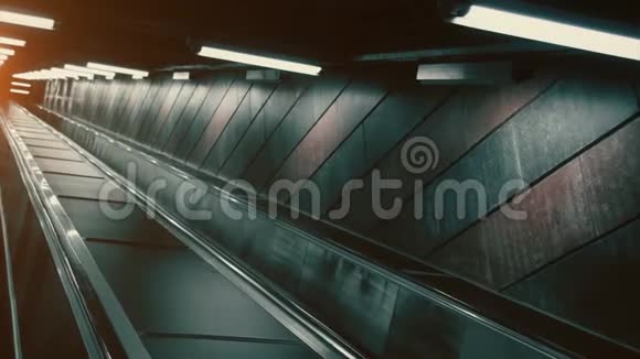 地铁电梯及美观墙体设计视频的预览图
