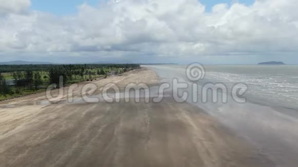 泰拉加航空美丽渔村视频的预览图