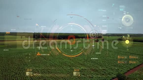 无人机用用户界面文字图条和目标指针元素拍摄飞行鸟瞰图视频的预览图