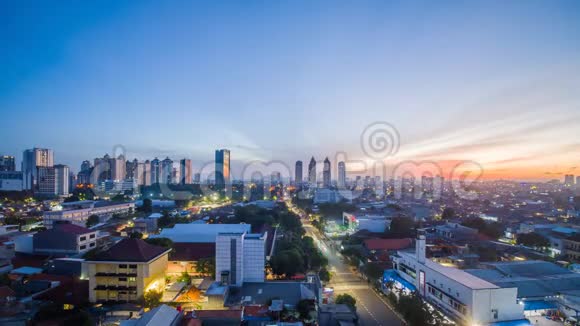 清晨雅加达城市全景的时间推移印度尼西亚视频的预览图