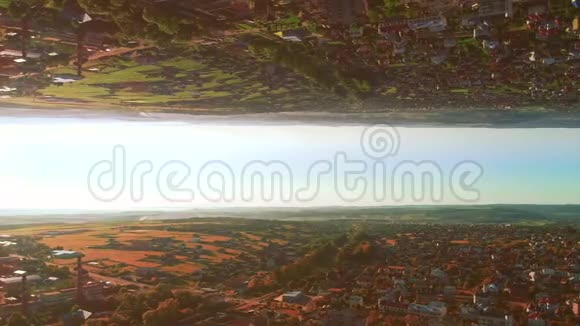 镜像空中城市生活的抽象背景4K视频的预览图