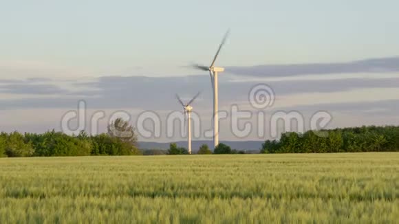 德国汉诺威郊区的风力发电机视频的预览图