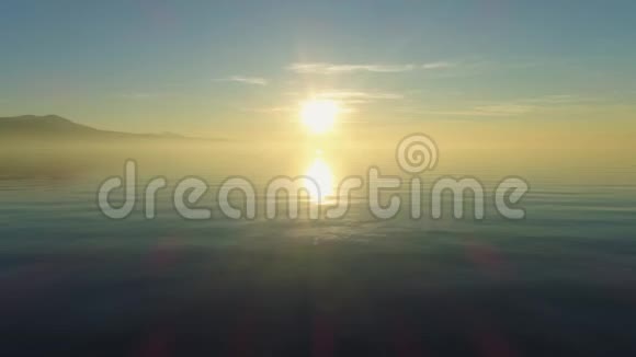 日落日内瓦湖太阳反射瑞士空中散弹视频的预览图