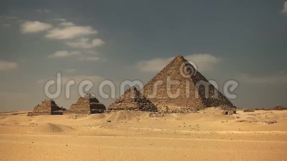 开罗附近吉萨的金字塔视频的预览图