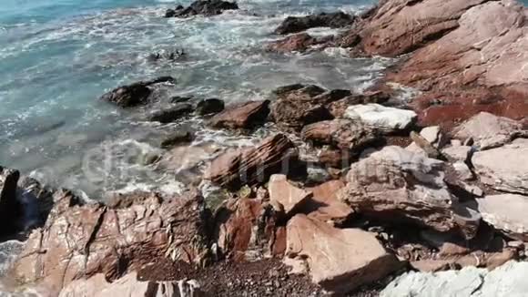 海浪岩石和地平线视频的预览图