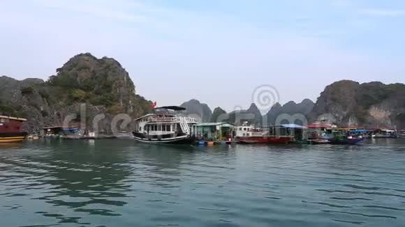 游乐船帆游下龙湾越南猫巴岛视频的预览图